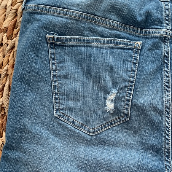 Torrid Button Fly Destructed Shorts sz16 - Picture 11 of 15